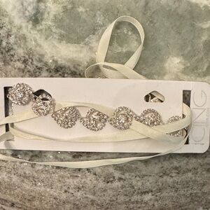NWT Icing Choker